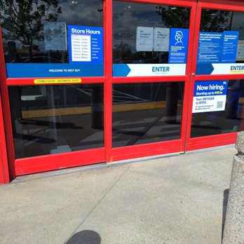 Best Buy Porter Ranch - Front entrance and store hours - Mobile Phones Near Me - Northridge, California
