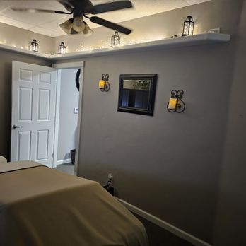 Cathy Camp Massage Therapist - Treatment room - Massage Therapy Near Me - Chico, California Cathy Camp Massage Therapist - Treatment room - Massage Therapy Near Me - Chico, California