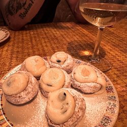 Luna Rossa - Cannoli Cream Filled Zeppole