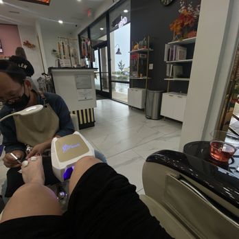 Kroma Nail Bar - Benny - Nail Salons Near Me - Madera, California