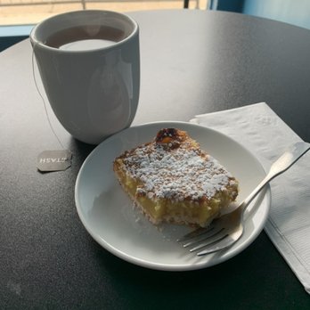 Mel’s Petit Café - Hibiscus tea with lemon bar - Creperies Near Me - Pittsburgh, Pennsylvania
