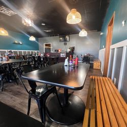 Pho 76 - Inside