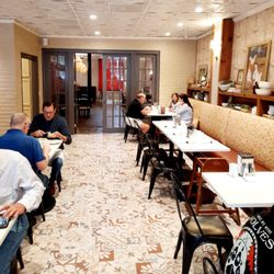 Betty Gene's - Adorable dining room