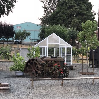 Abbey Road Farm - Bed & Breakfast Near Me - Carlton, Oregon Abbey Road Farm - Bed & Breakfast Near Me - Carlton, Oregon