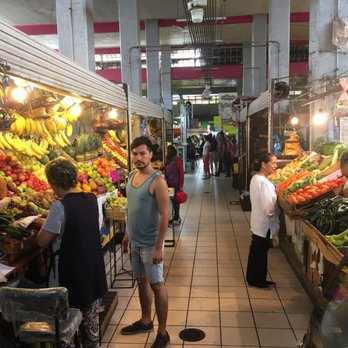 Mercado Santa Tere - Pasillos repletos de frutas y verduras - Farmers Market Near Me - Guadalajara, JAL Mercado Santa Tere - Pasillos repletos de frutas y verduras - Farmers Market Near Me - Guadalajara, JAL