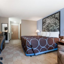 Super 8 by Wyndham Beloit - Guest room