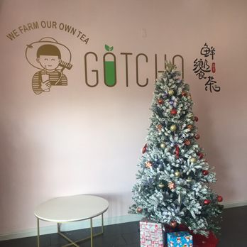 Gotcha Tea House - Cute minimalistic decor with a Christmas tree for the holidays! - Tea Rooms Near Me - Rosemead, California