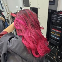 This is the finished product is very beautiful. Its Ombre Red Highlights! Shin also blew dry and curled it. It's giving fabulousity, lol