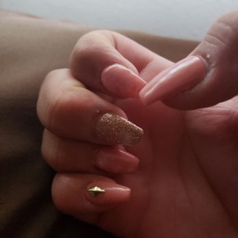 Unique Nails & Spa Salon - Right hand with busted cuticles. - Nail Salons Near Me - Burbank, California Unique Nails & Spa Salon - Right hand with busted cuticles. - Nail Salons Near Me - Burbank, California