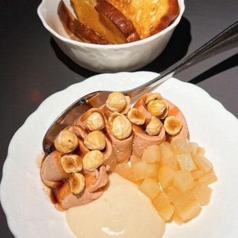 Alobar Yorkville - Bars Near Me - Toronto, Ontario