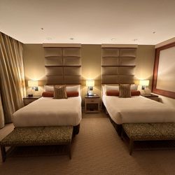 The Allison Inn and Spa - Huge bed area