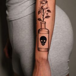 Moonlight Gallery - Bottle rose tattoo