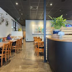 Ta Ra Rin Thai Cuisine - Dining area