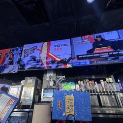 Pluckers Wing Bar - Greenville - Bar area
