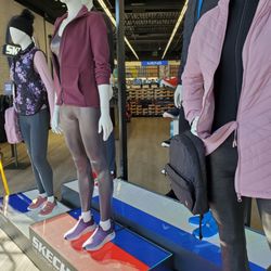 SKECHERS Warehouse Outlet