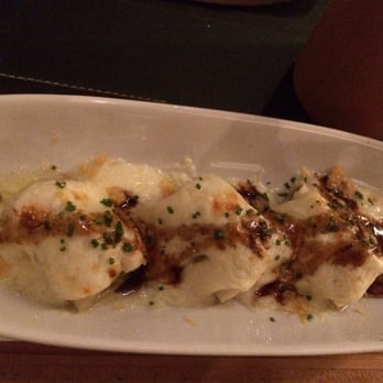 Arola Vintetres - Canelones a la Barcelonina com emulsão de Trufas. - Spanish Near Me - São Paulo, SP Arola Vintetres - Canelones a la Barcelonina com emulsão de Trufas. - Spanish Near Me - São Paulo, SP