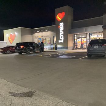 Love's Travel Stop - Gas Stations Near Me - Santa Rosa, New Mexico