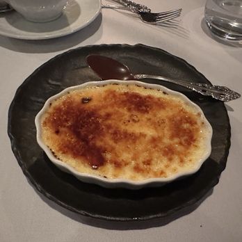 Hyeholde Restaurant - Crème Brûlée - New American Near Me - Coraopolis, Pennsylvania Hyeholde Restaurant - Crème Brûlée - New American Near Me - Coraopolis, Pennsylvania
