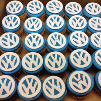 JenniCakes - a box of blue and white cupcakes - Bakeries Near Me - Lakehurst, New Jersey JenniCakes - a box of blue and white cupcakes - Bakeries Near Me - Lakehurst, New Jersey