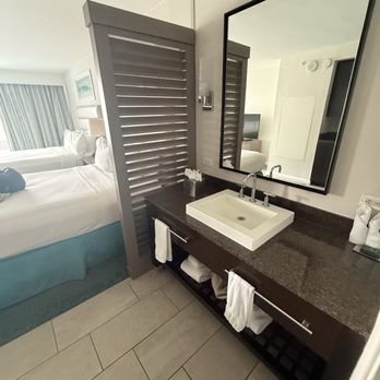 DoubleTree Resort by Hilton Hollywood Beach - Hotels Near Me - Hollywood, Florida