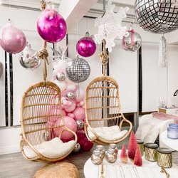 Beauty Boss - Cutest Christmas decorations in salon waiting area :)