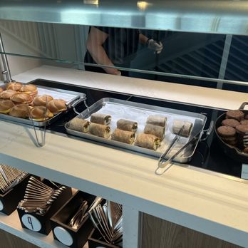 United Club - Breakfast Sammies - Airport Lounges Near Me - Newark, New Jersey United Club - Breakfast Sammies - Airport Lounges Near Me - Newark, New Jersey