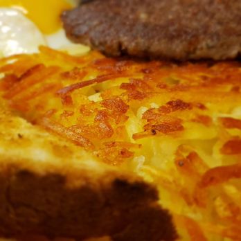 Edinger's Filling Station - Perfect hash browns - American Near Me - Pontiac, Illinois Edinger's Filling Station - Perfect hash browns - American Near Me - Pontiac, Illinois
