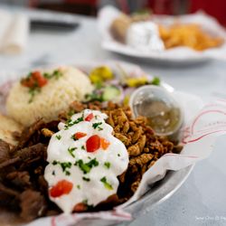 PITA Mediterranean Street Food - Smyrna - Gyro platter