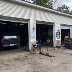 Arnold's Auto Center