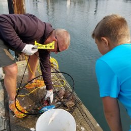 Catching crabs with our rented equipment from Basin Tackle Shop! Catching crabs with our rented equipment from Basin Tackle Shop!