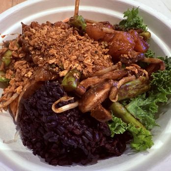 Sweetfin Poke Del Mar - Gochujang Salmon Poke Bowl - Poke Near Me - San Diego, California Sweetfin Poke Del Mar - Gochujang Salmon Poke Bowl - Poke Near Me - San Diego, California