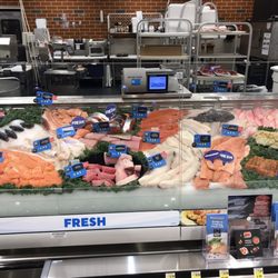 Harris Teeter - Seafood dept new ice bed 3/3- raw fish