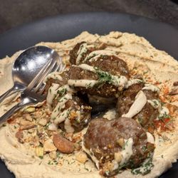 Prime on Avenue - Kafta & hummus