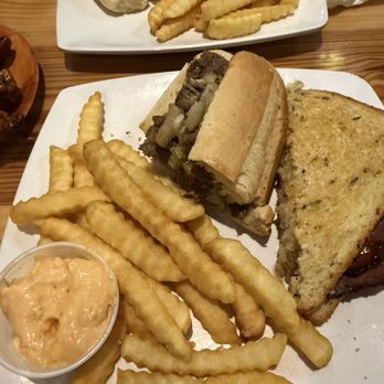 Rickey's Restaurant & Lounge - Philly+Reuben - Sports Bars Near Me - Hollywood, Florida