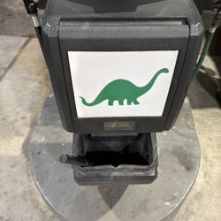 Whomever is managing this gas station isn't doing a good job.
