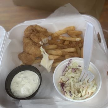 Flatbread Grill - Fish and chips basket - New American Near Me - Hilton Head Island, South Carolina