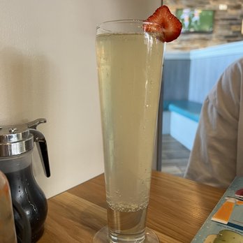 Broken Yolk Cafe - Mimosa w/ Lemonade - Breakfast & Brunch Near Me - Costa Mesa, California Broken Yolk Cafe - Mimosa w/ Lemonade - Breakfast & Brunch Near Me - Costa Mesa, California