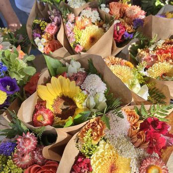 Gilbert Farmers Market - Flowers from a vendor - Farmers Market Near Me - Chandler, Arizona