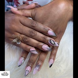 305 Nails & Spa