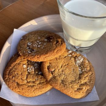 Monarch Ocean Pub - Chocolate chip cookies - Gastropubs Near Me - Del Mar, California Monarch Ocean Pub - Chocolate chip cookies - Gastropubs Near Me - Del Mar, California