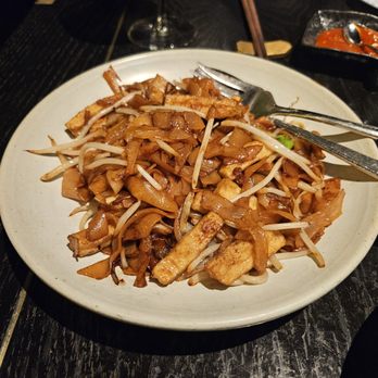 Mott 32 - vegan rice noodles / chow fun with tofu ($32) - Chinese Near Me - Las Vegas, Nevada Mott 32 - vegan rice noodles / chow fun with tofu ($32) - Chinese Near Me - Las Vegas, Nevada