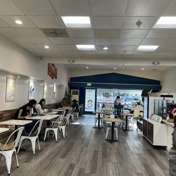Cafe De Mama - Inside - Coffee & Tea Near Me - Los Angeles, California
