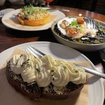 Il Nido - Autumn Crostino - Desserts Near Me - Marlboro, New Jersey