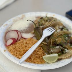Valle de Ameca - Taco combo plate