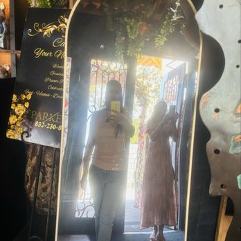 Parkerz - Parkerz - the magic mirror- made me look wayy slimmer and taller - Mediterranean Near Me - Houston, Texas Parkerz - Parkerz - the magic mirror- made me look wayy slimmer and taller - Mediterranean Near Me - Houston, Texas