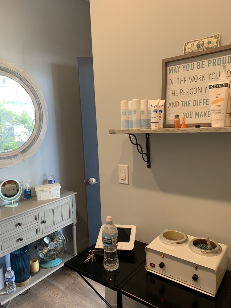 LIZA’S WAXING AND SKINCARE STUDIO 11 Reviews 2154 W Division St