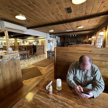 Bryce Canyon Pines Restaurant - Inside the restaurant- more seating to the left - American Near Me - Bryce Canyon, Utah