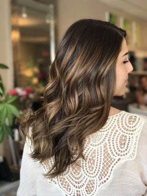 Októ Hair Lounge(We’re moving back to Gavali Salon) by null