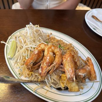 Praaw Thai - Tiger prawn pad thai - Thai Near Me - Berkeley, California
