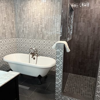 Historic Cow Palace Inn - Bathroom - Hotels Near Me - Lamar, Colorado Historic Cow Palace Inn - Bathroom - Hotels Near Me - Lamar, Colorado